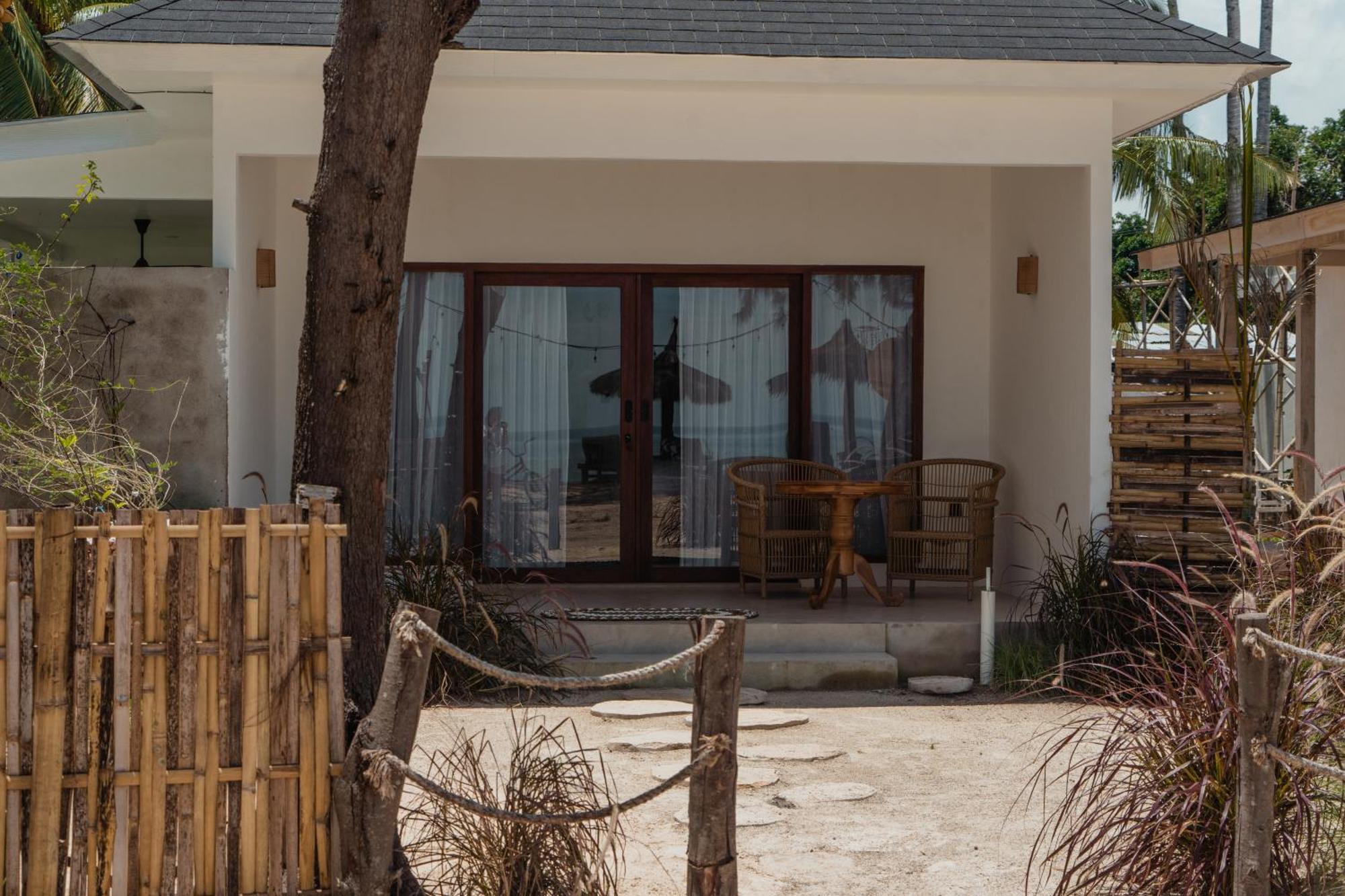 Sunscape Villa - Beachfront And Private Pool Gili Air Ngoại thất bức ảnh
