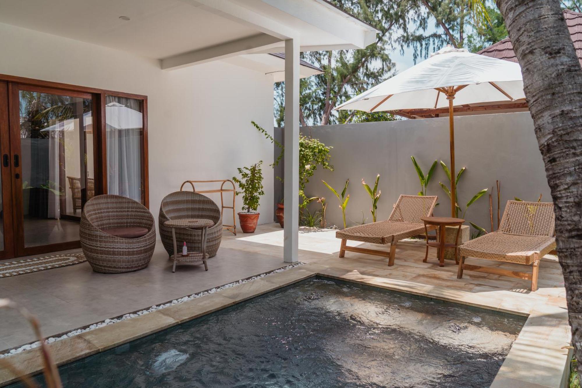 Sunscape Villa - Beachfront And Private Pool Gili Air Ngoại thất bức ảnh