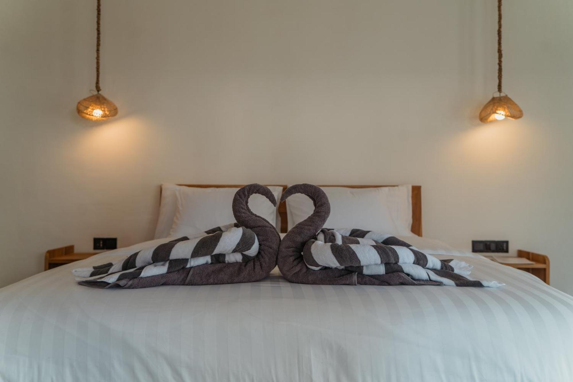 Sunscape Villa - Beachfront And Private Pool Gili Air Ngoại thất bức ảnh