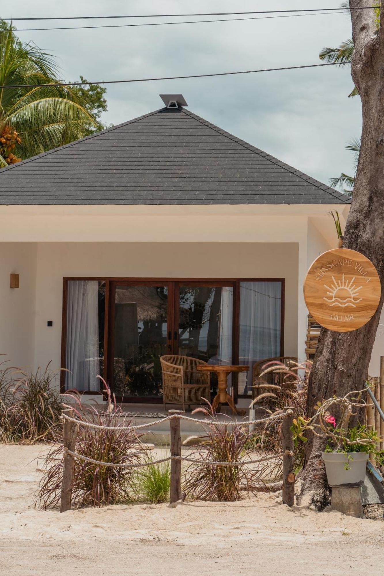 Sunscape Villa - Beachfront And Private Pool Gili Air Ngoại thất bức ảnh