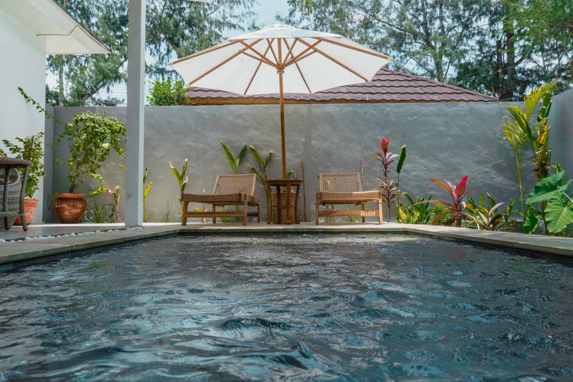 Sunscape Villa - Beachfront And Private Pool Gili Air Ngoại thất bức ảnh